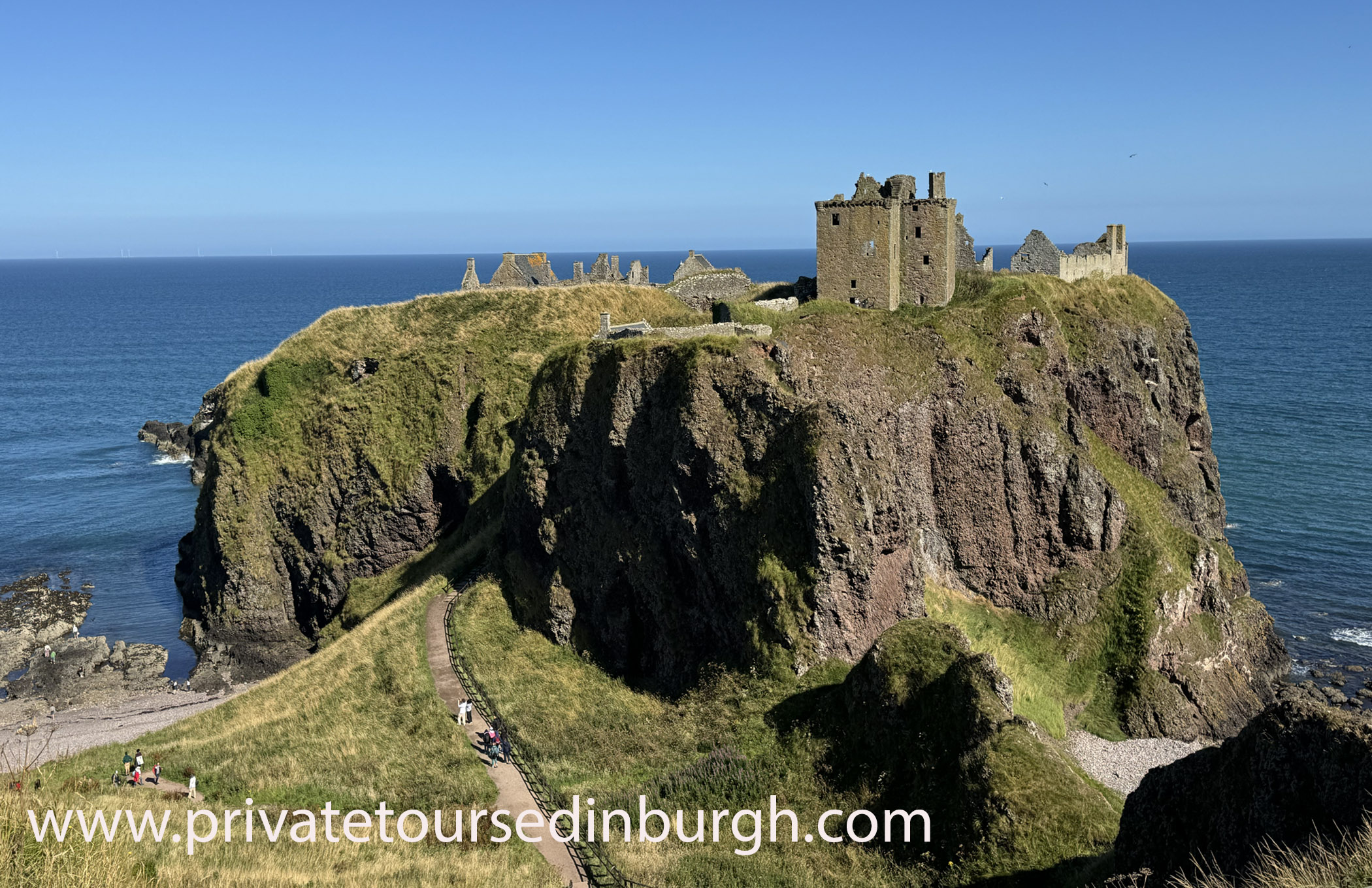 Dunnottar Castle tours from Edinburgh